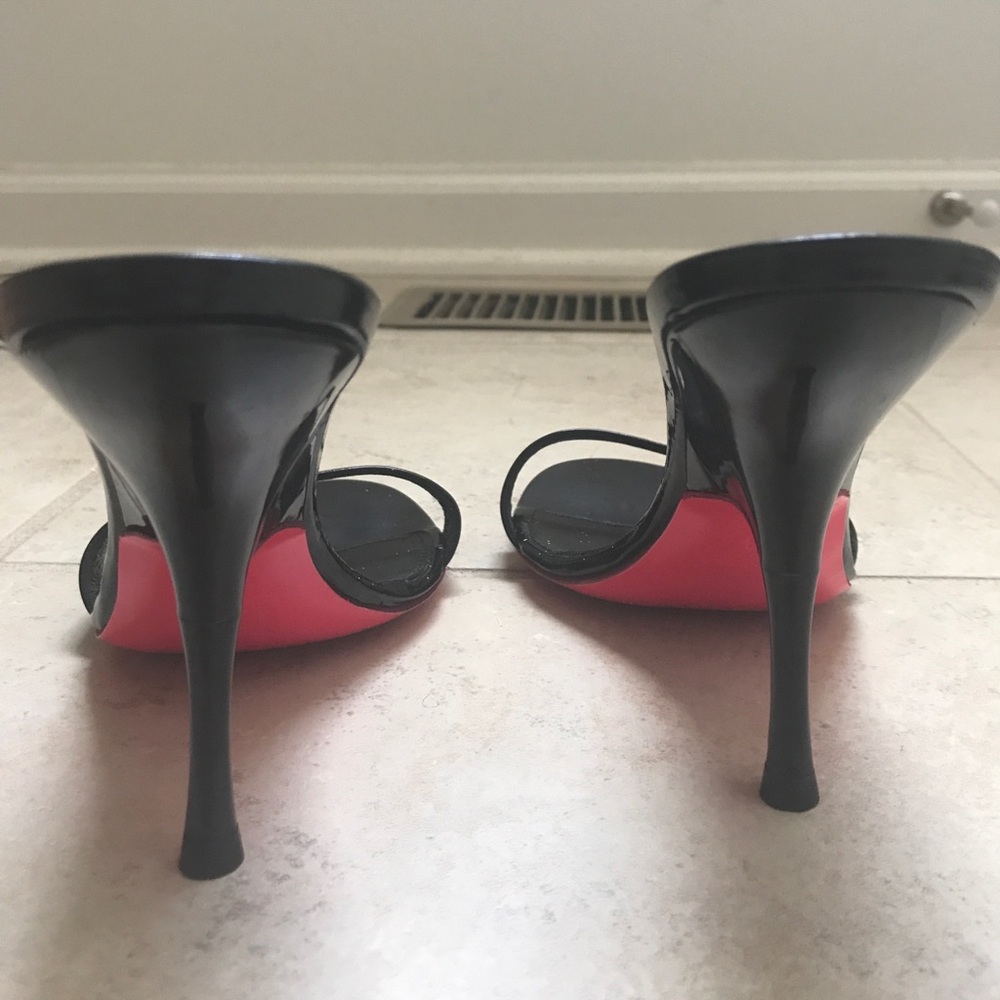 Alexander McQueen black heels size 38